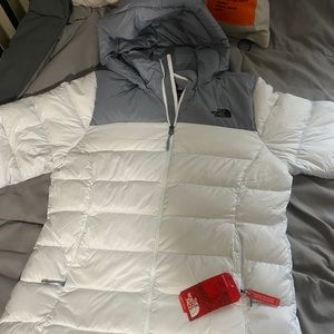 New North Face Nuptse Parka Jacket size large